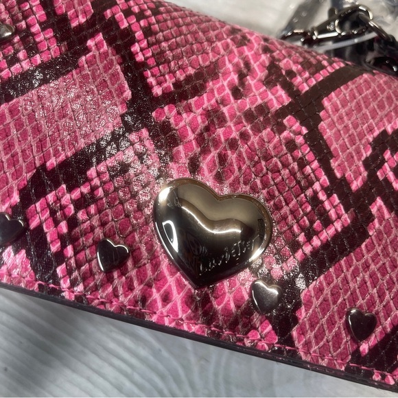 Betsey Johnson LUV Betsey LBEVIE Pink Black Heart Shaped Snake Print Studded Bag - Picture 14 of 16